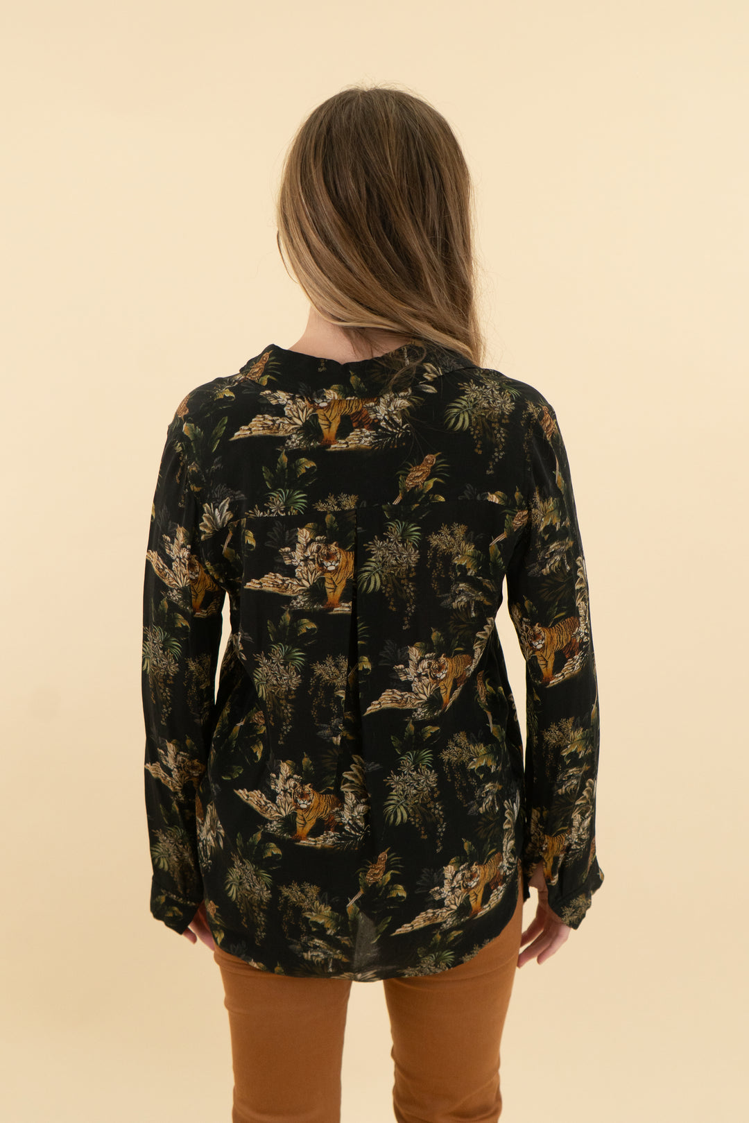 l'agence Black Nina Tiger Print Silk Blouse (xs; retail $390)