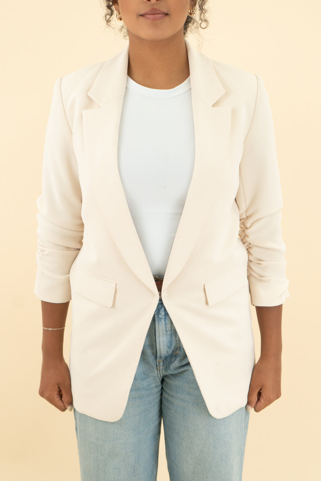 gianni bini cream cinched sleeves blazer (2)