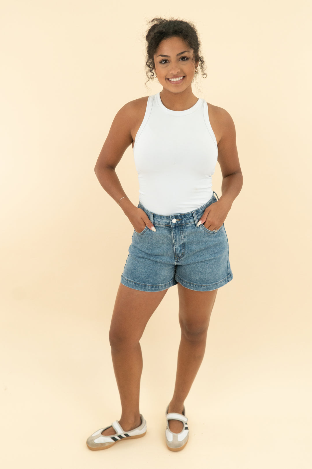 pink lily medium wash denim short (28)