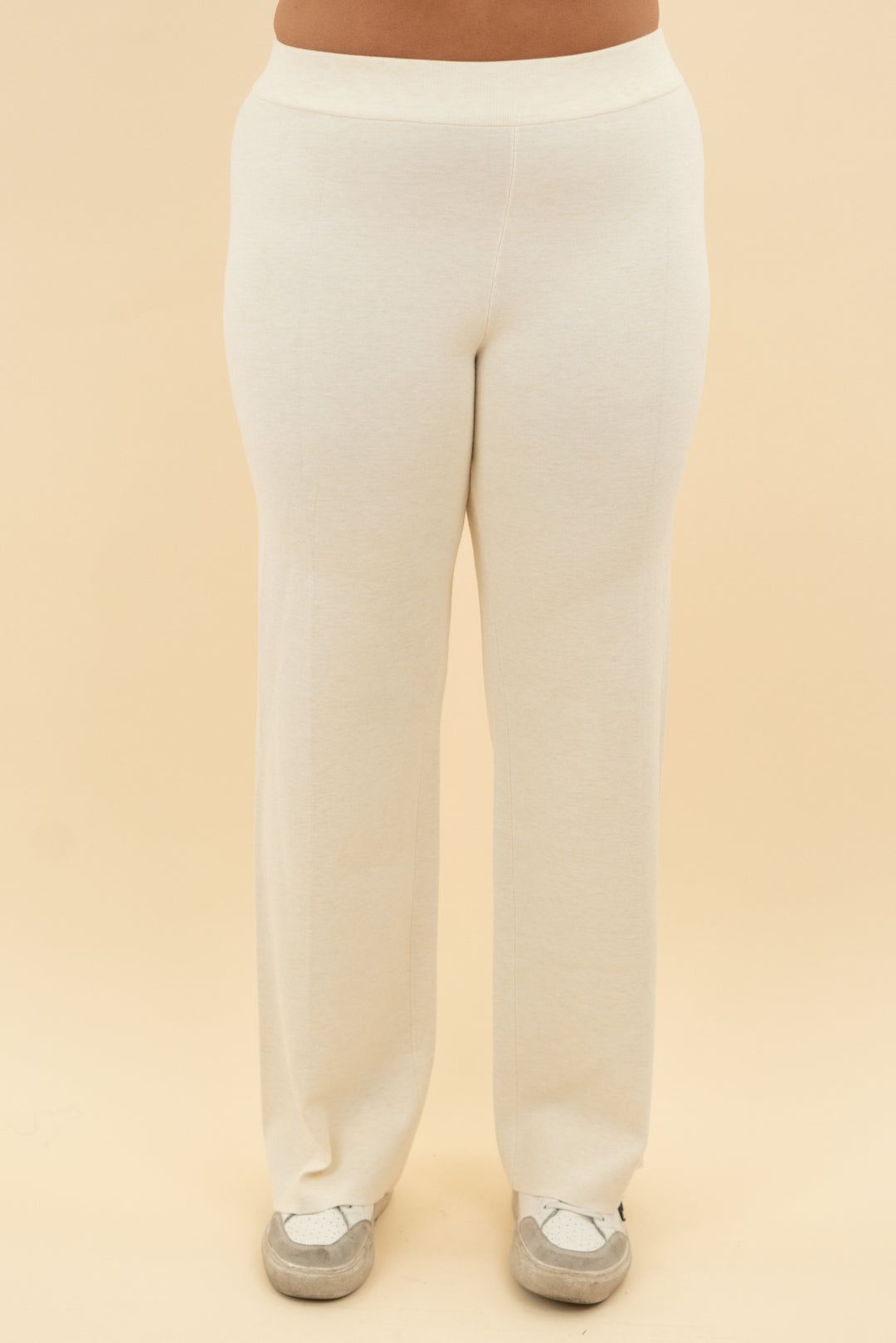 the group cream pant NWT (m)