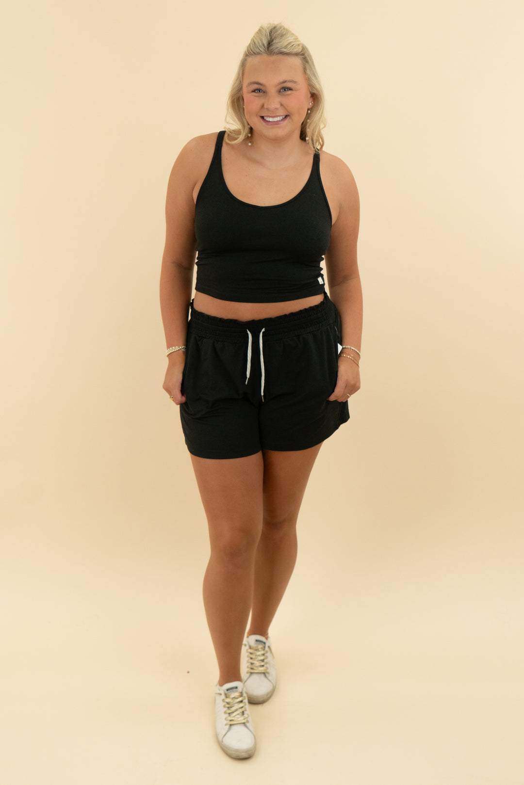 vuori black lounge short (l)