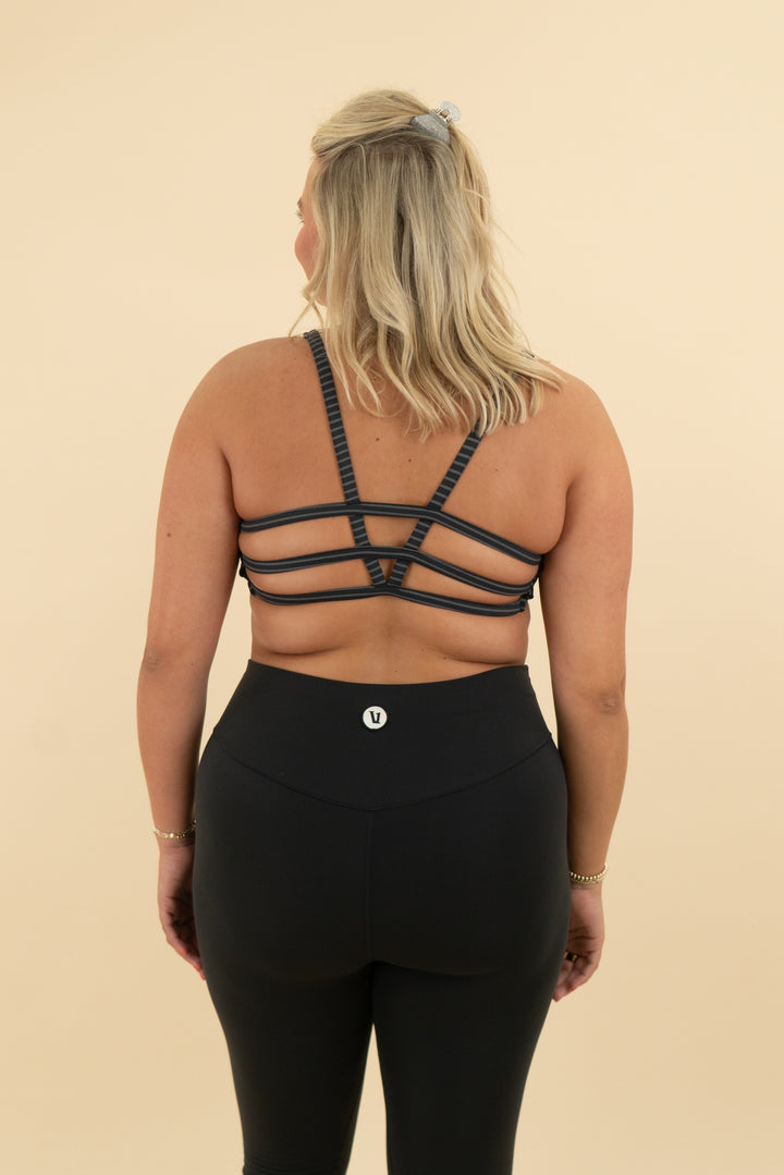 vuori grey striped sports bra (l)