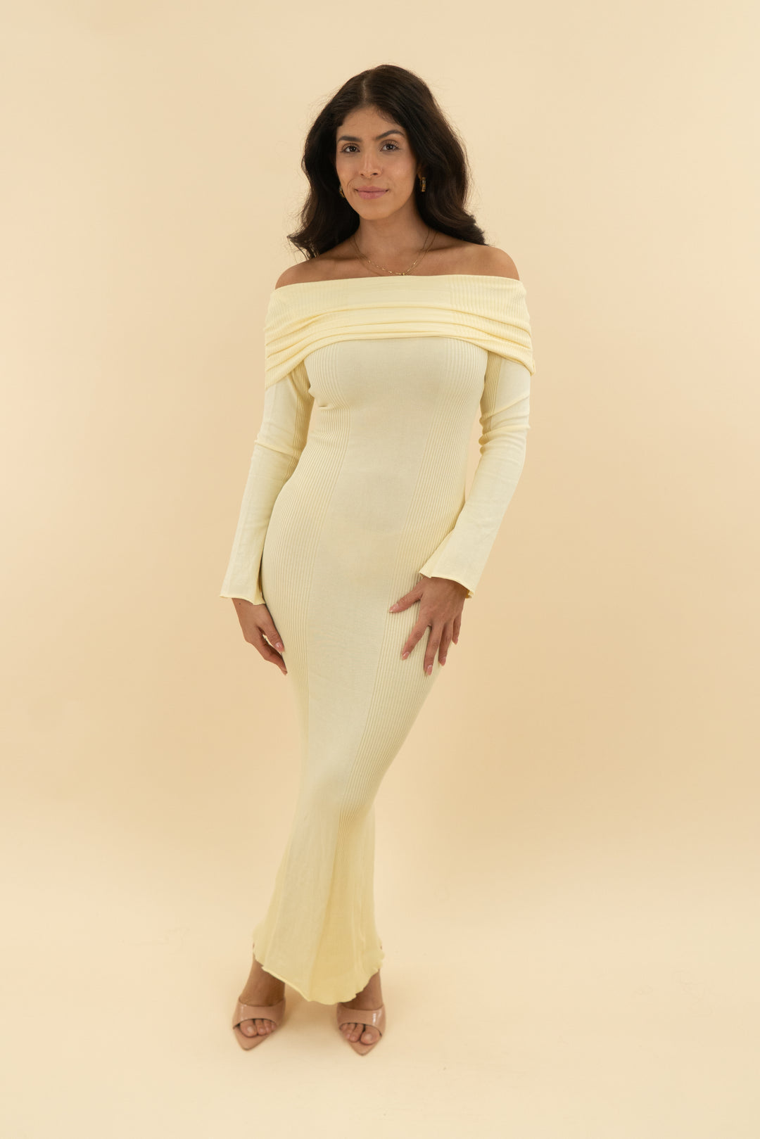 pale yellow long sleeve maxi (s)