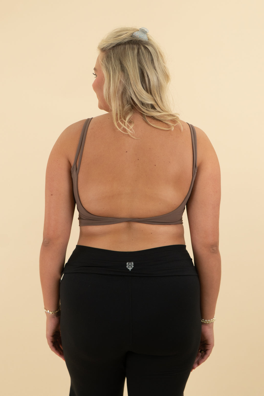 brown twist back sports bra (l)