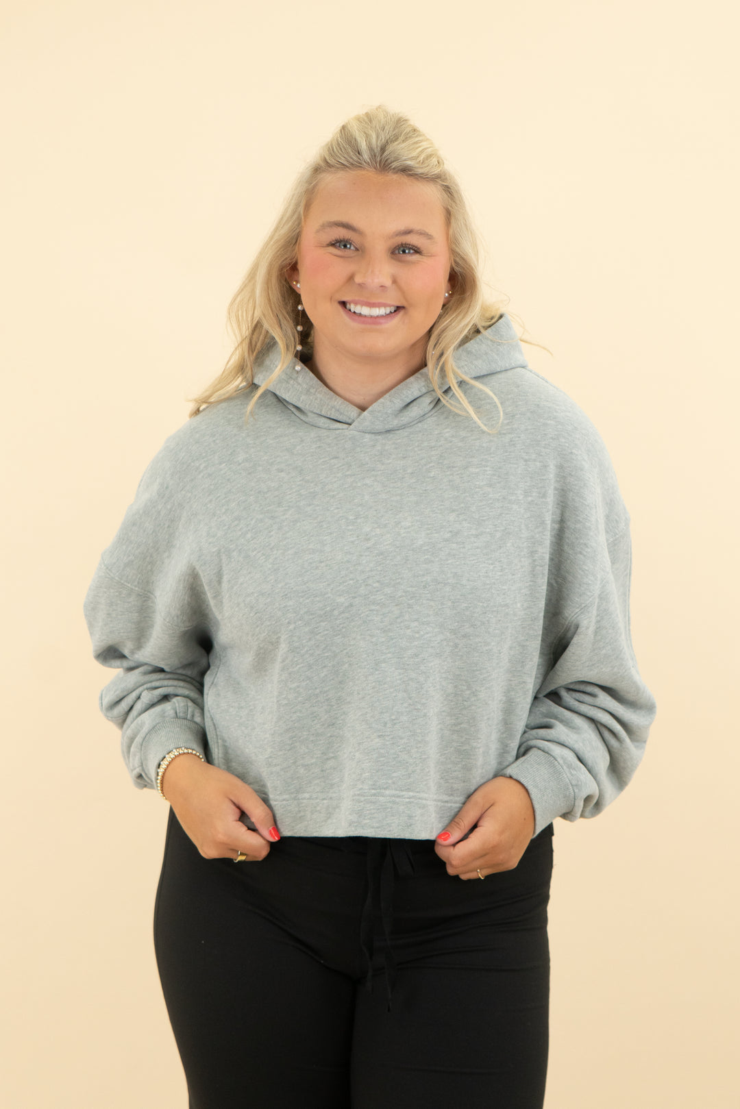 vuori heather grey cropped hoodie (l)