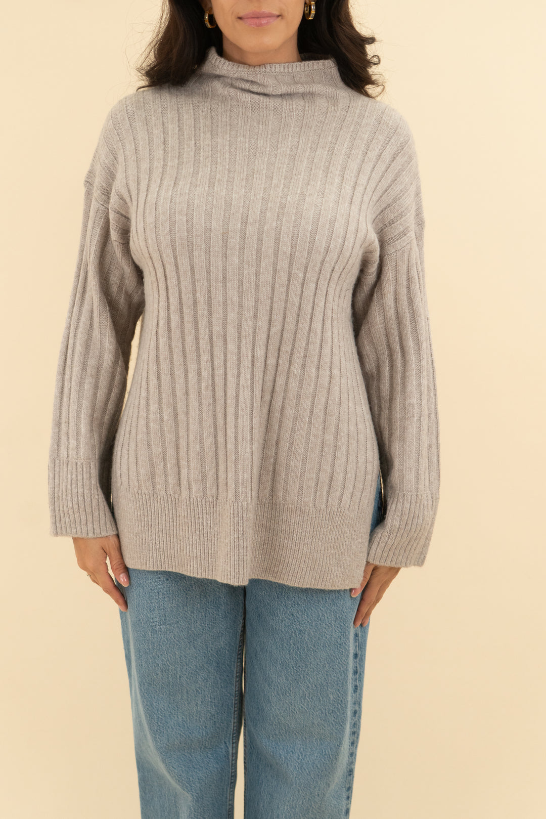 abercrombie & fitch taupe turtleneck knit sweater (s; retail $75)