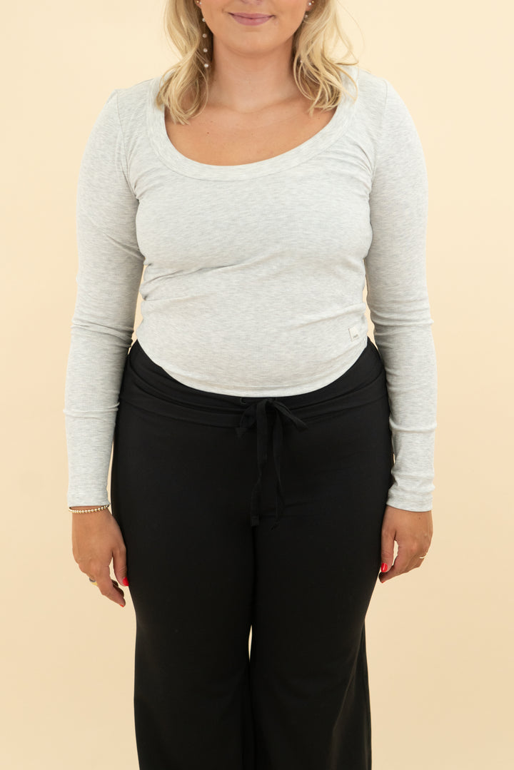 vuori light grey scroop ribbed long sleeve (l; retail $64)