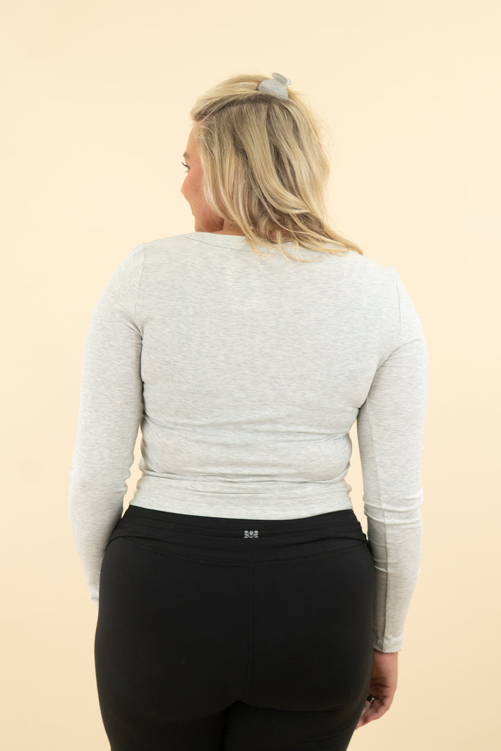 vuori light grey scroop ribbed long sleeve (l; retail $64)