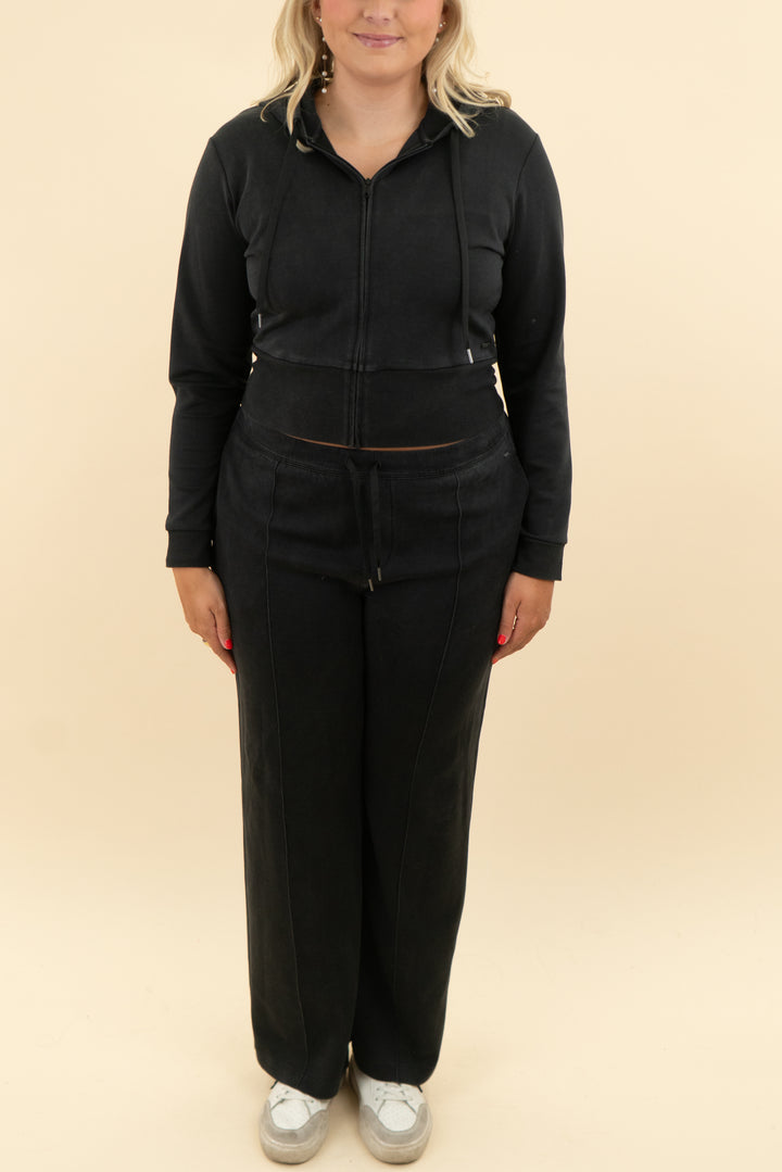 vuori black cropped zip up hoodie & sweatpants set (l)