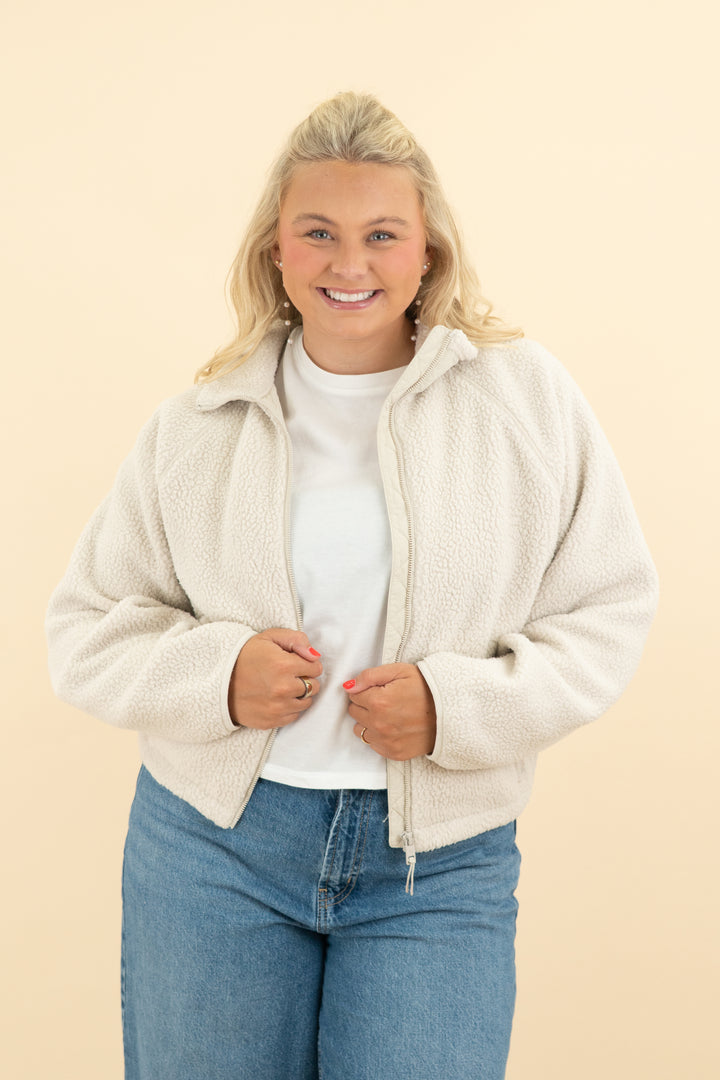 vuori cream sherpa zip up jacket (m)