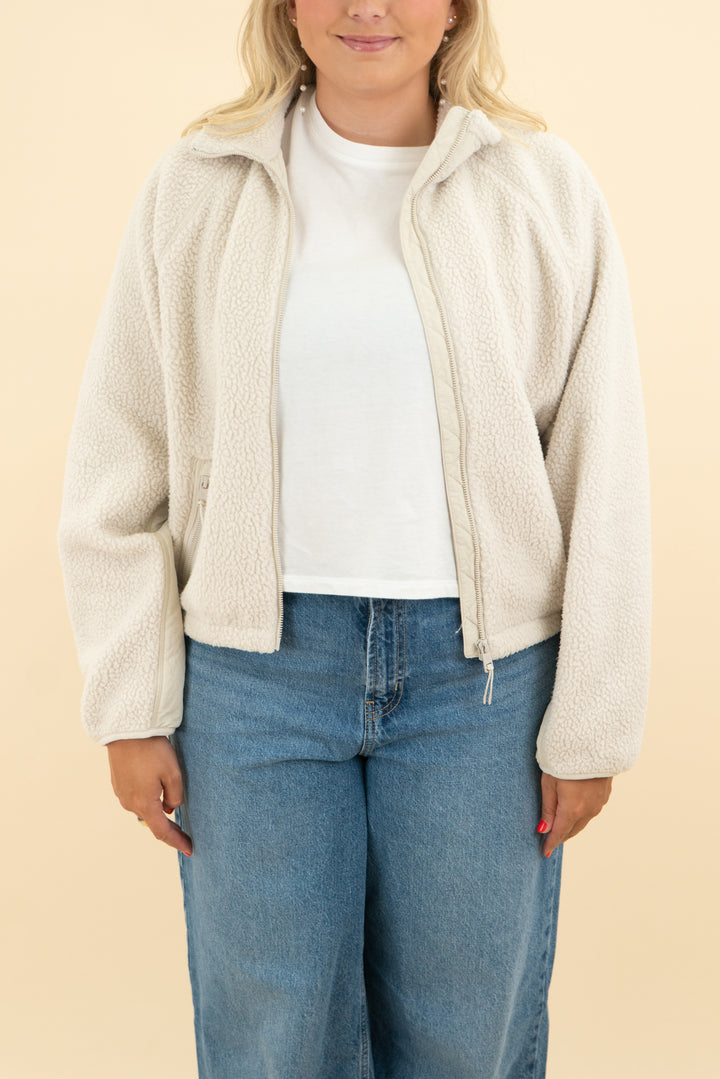 vuori cream sherpa zip up jacket (m)