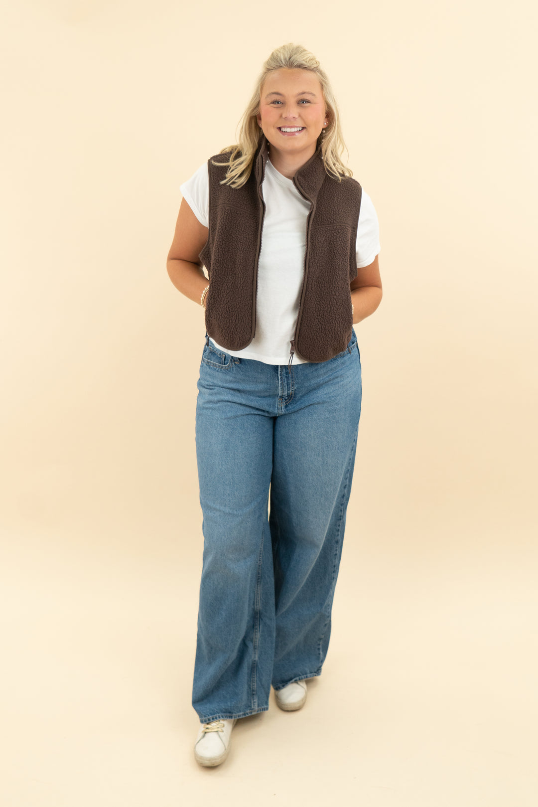 vuori brown sherpa vest (l)
