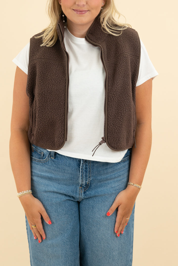 vuori brown sherpa vest (l)