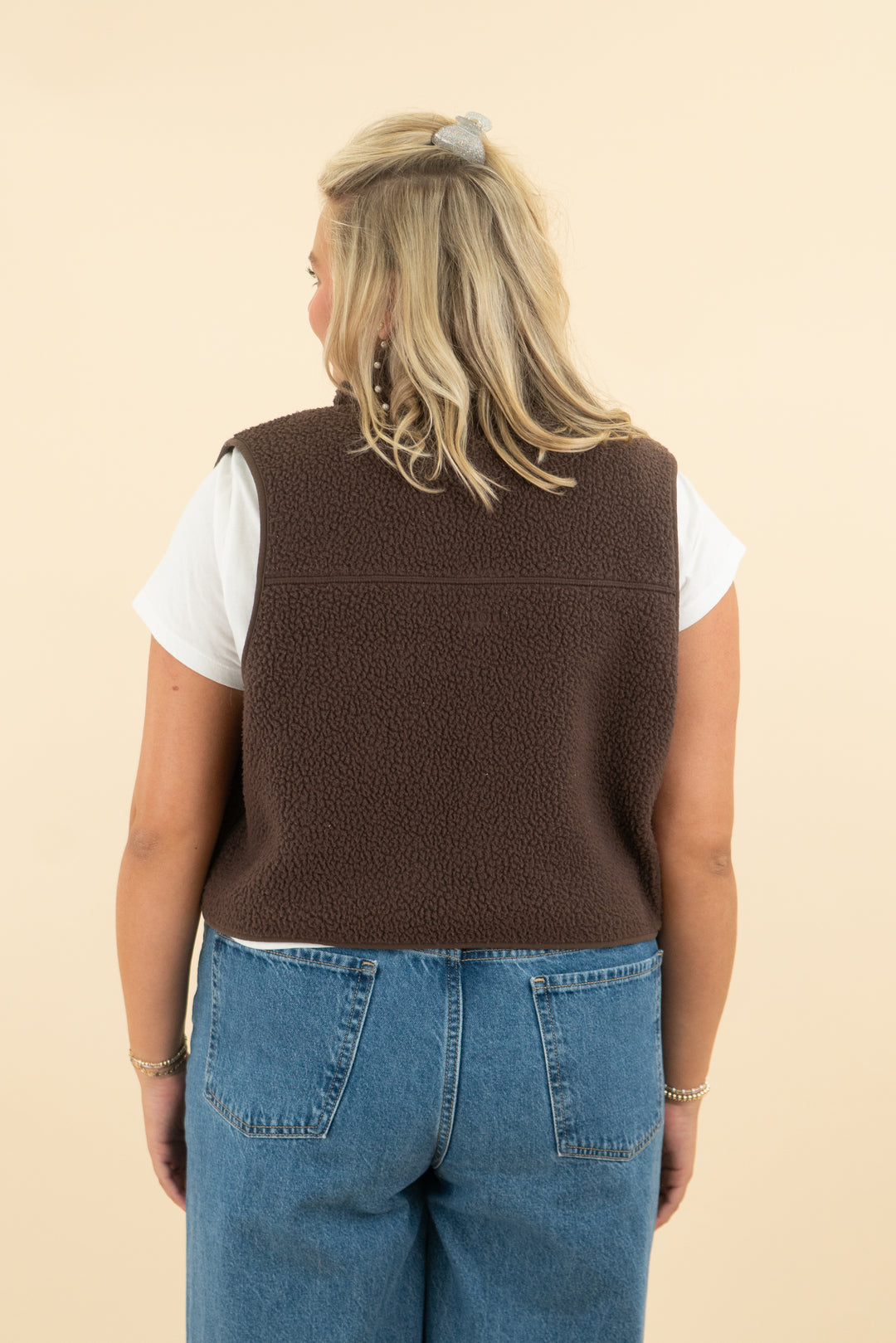 vuori brown sherpa vest (l)