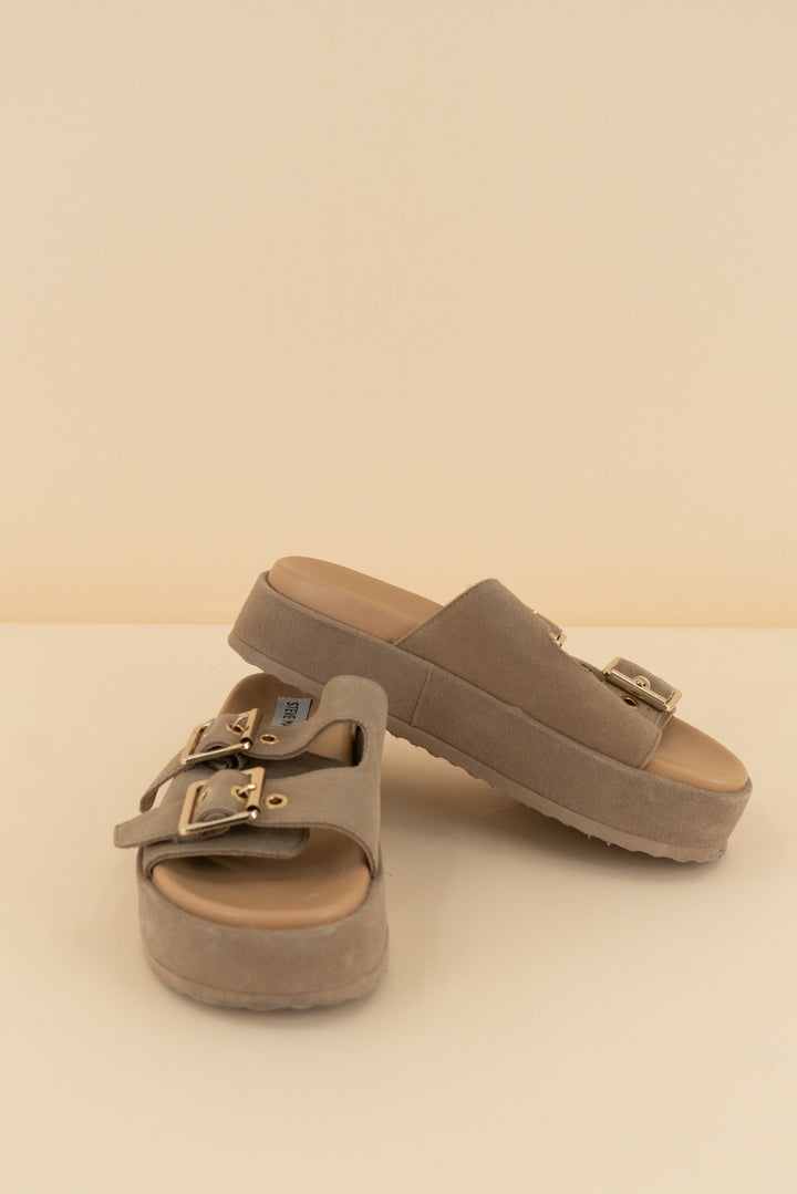 steve madden slip on two strap sandal (7; retail $109.95)