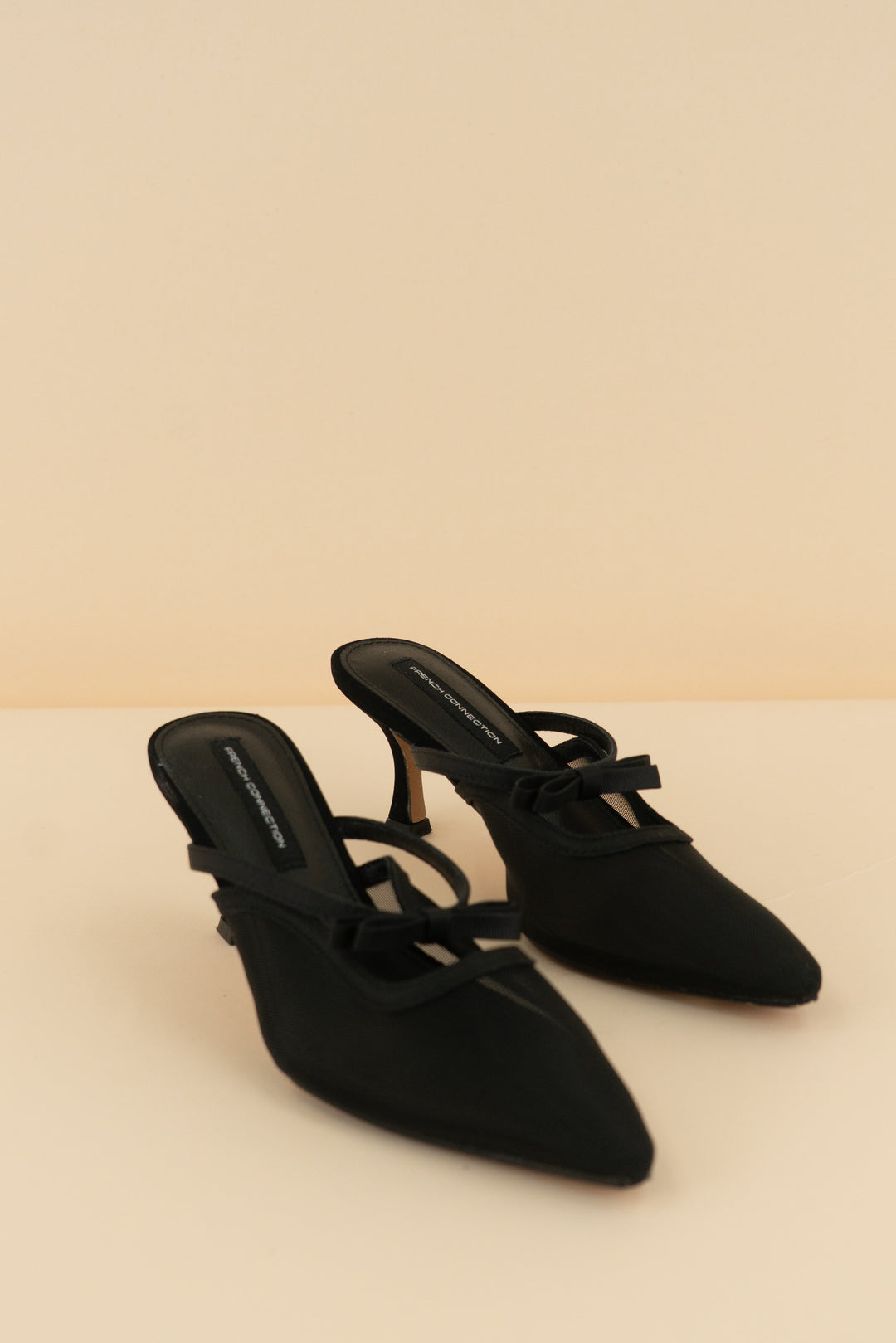 french connection black mesh kitten heel with bow (7; retail $99)