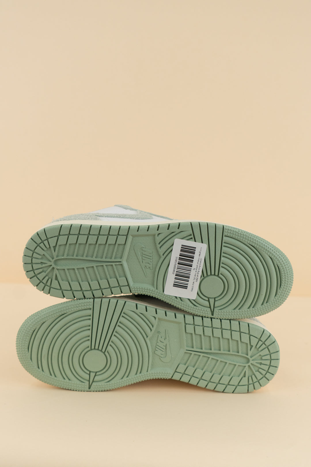 mint green nike air jordans nwot (6y; retail $185)