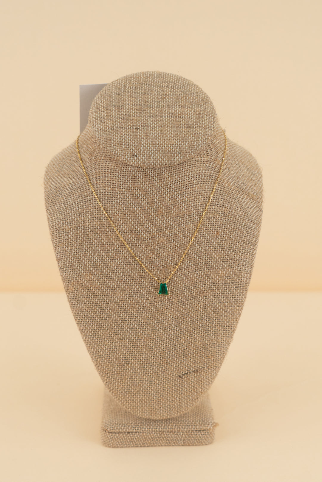 Kendra Scott Blair Pendant Necklace gold with emerald gem nwt (os; retail $85)