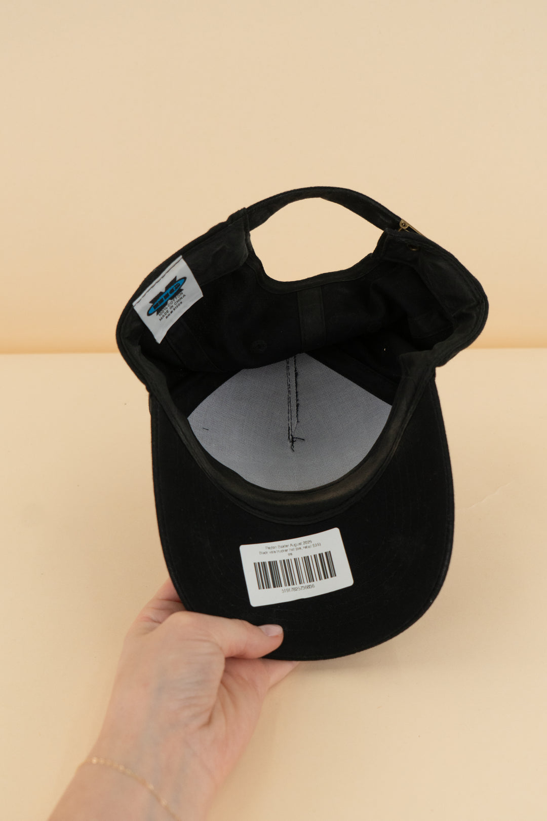 Black vols trucker hat (os; retail $35)