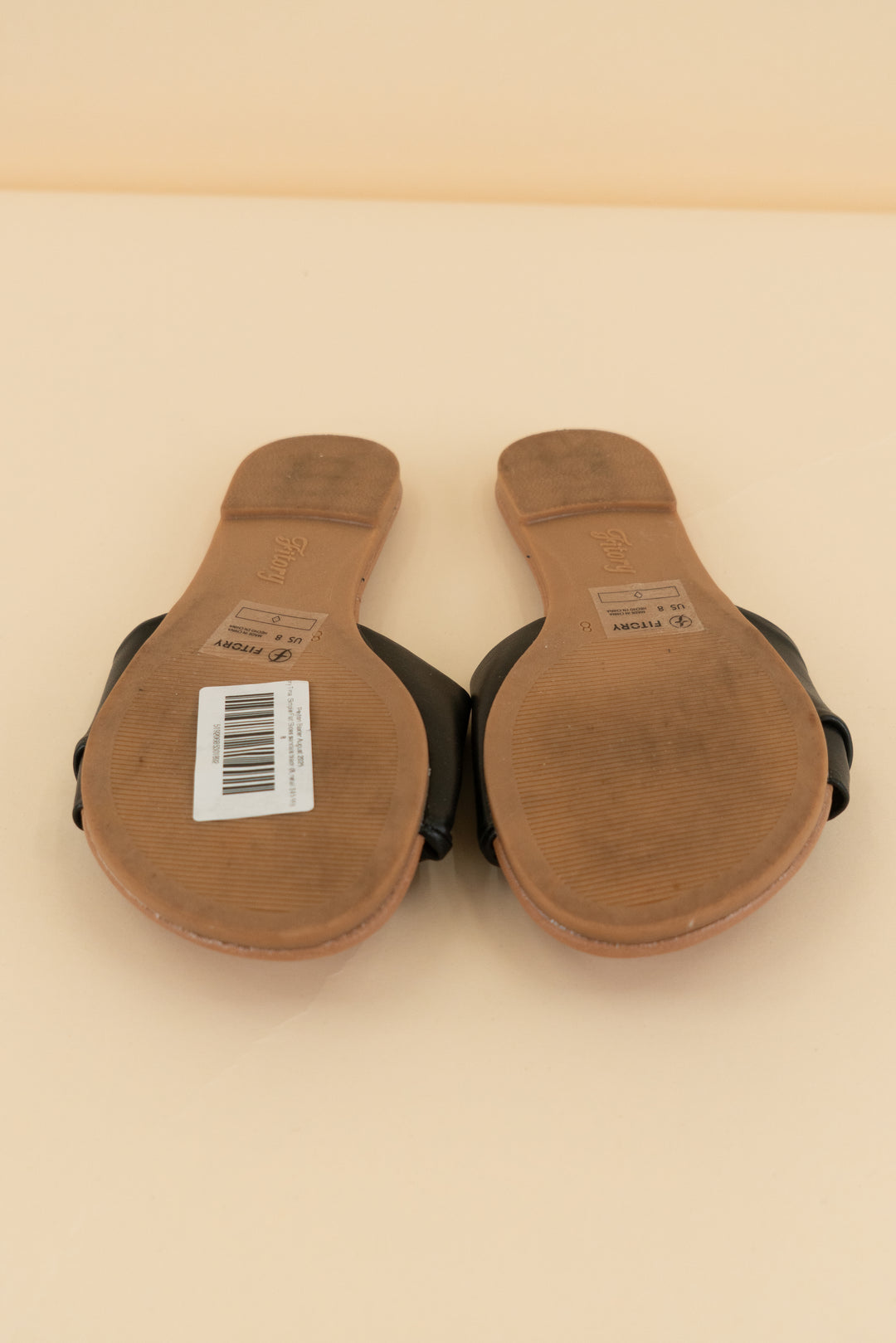 fitory Tina  Simple Flat Slides sandals black (8; retail $45.99)