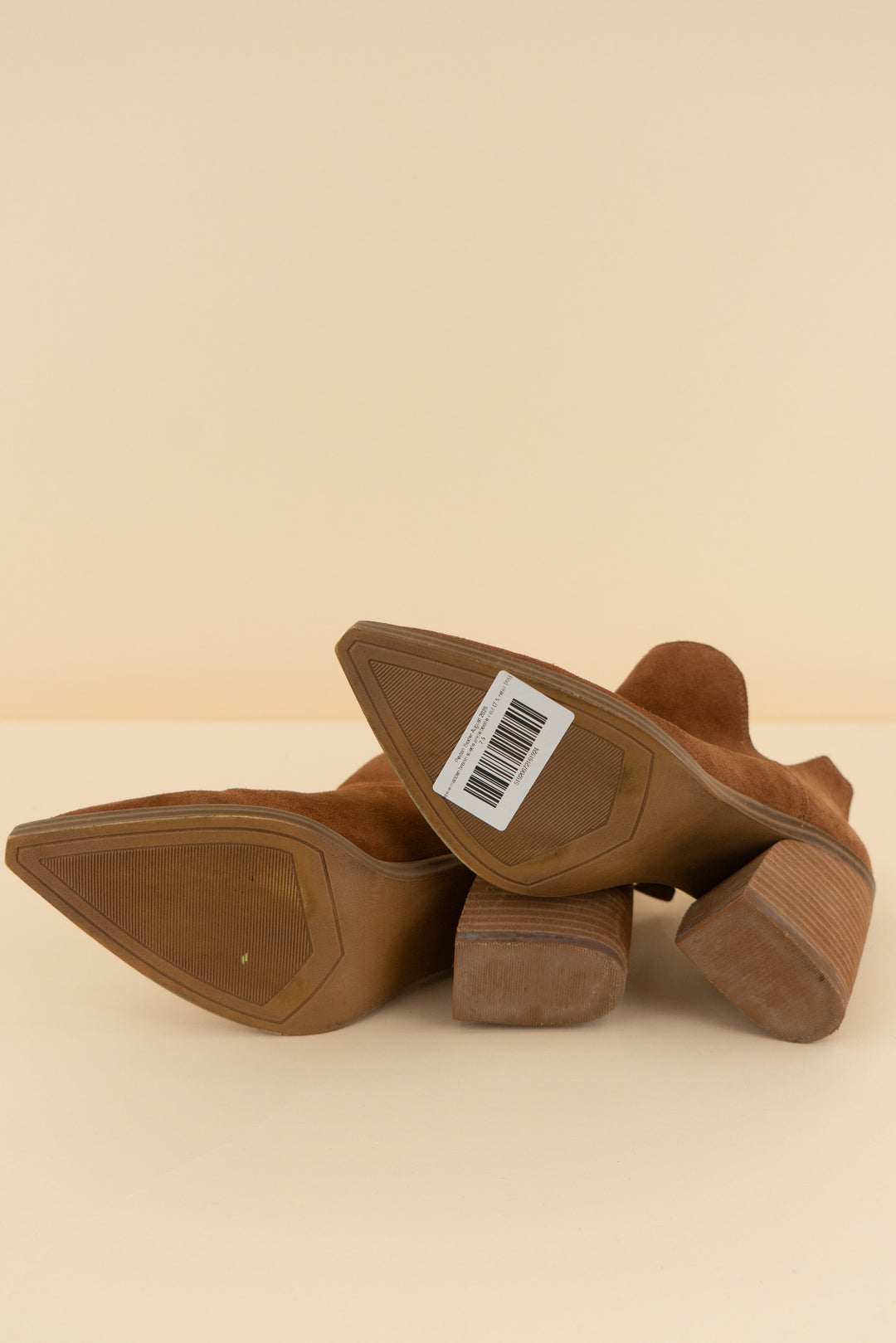 steve madden brown suede ankle bootie v cut (7.5; retail $95)