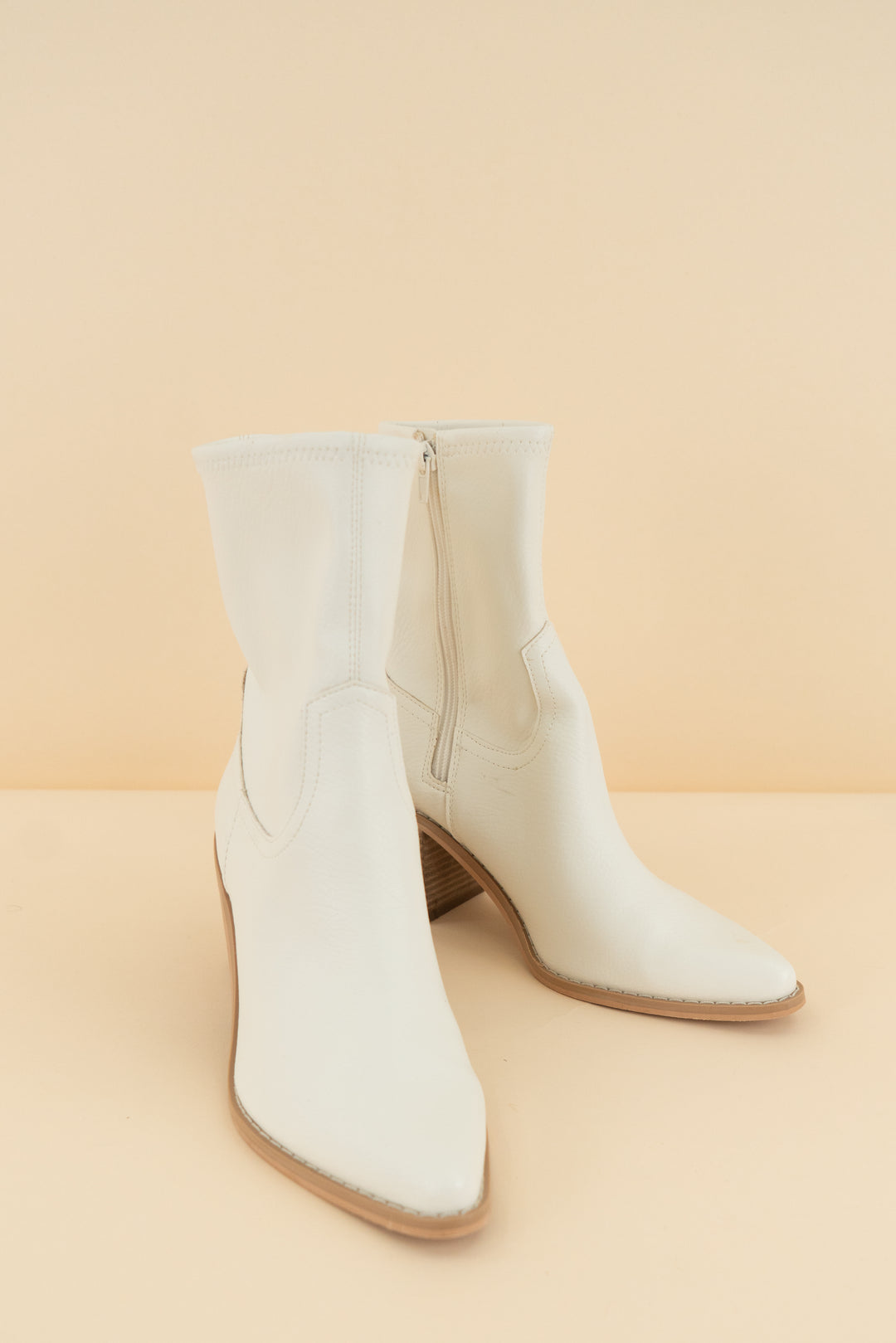 oasis society white vegan leather bootie (7.5; retail $200)