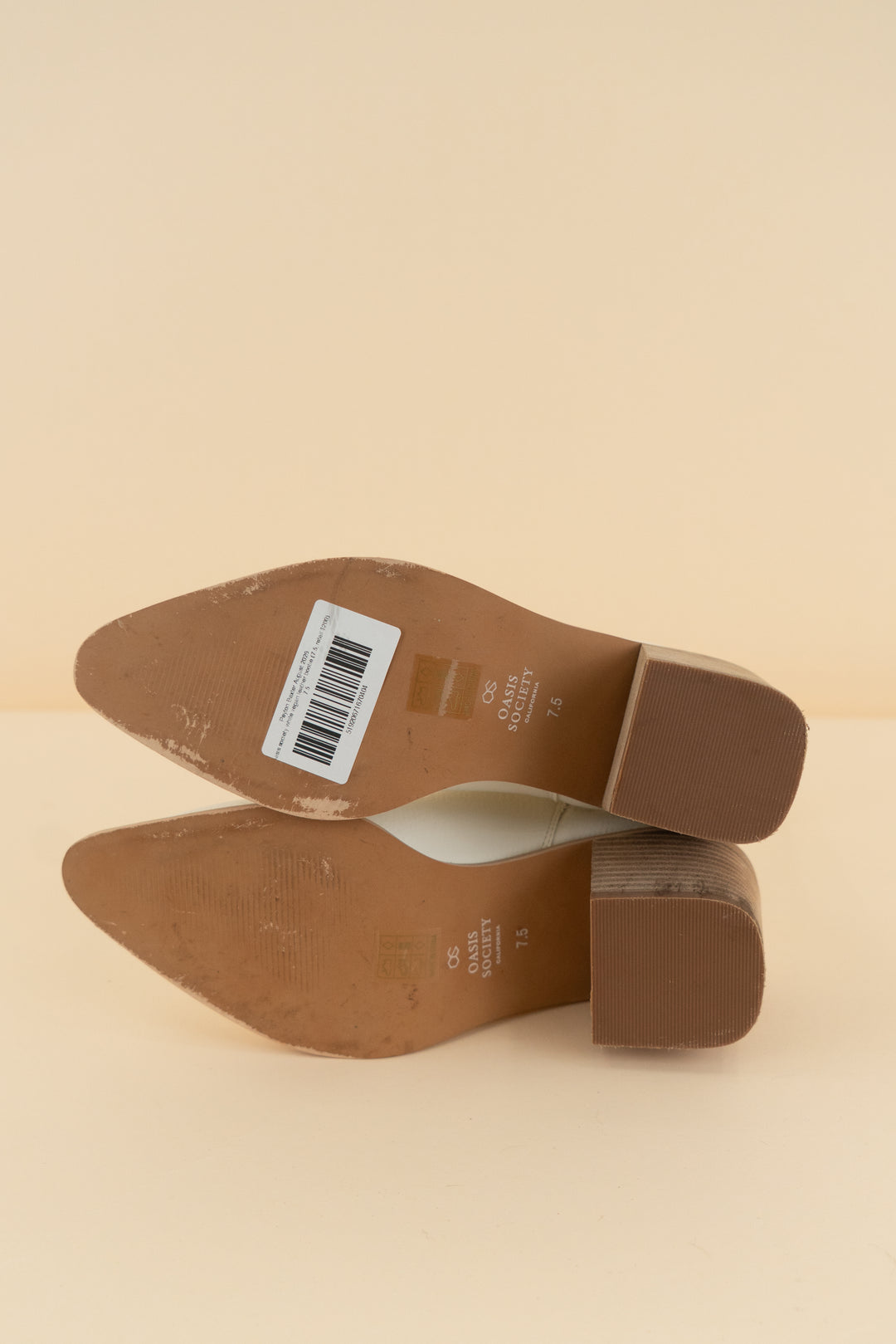 oasis society white vegan leather bootie (7.5; retail $200)