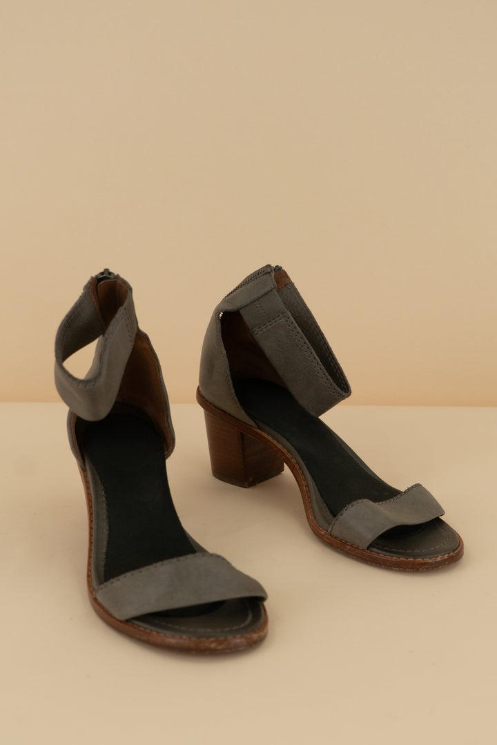 frye dark grey heel (9)