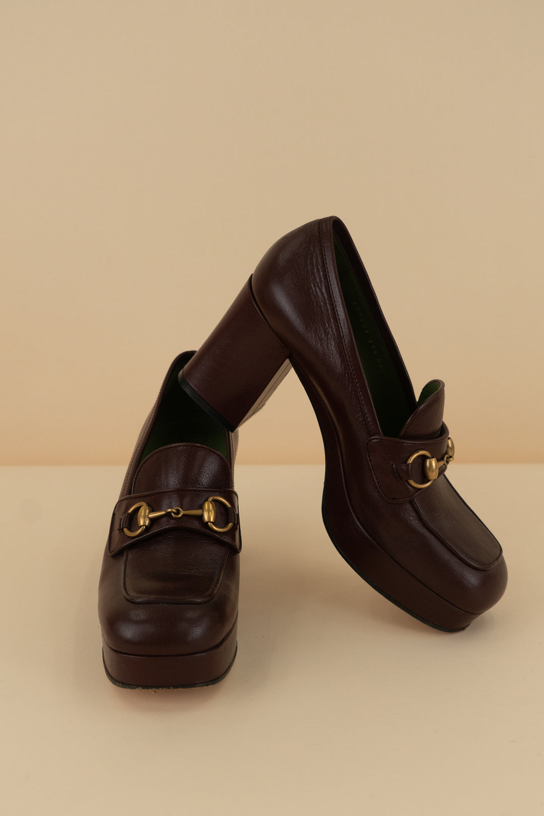 gucci red platform loafer (39.5)