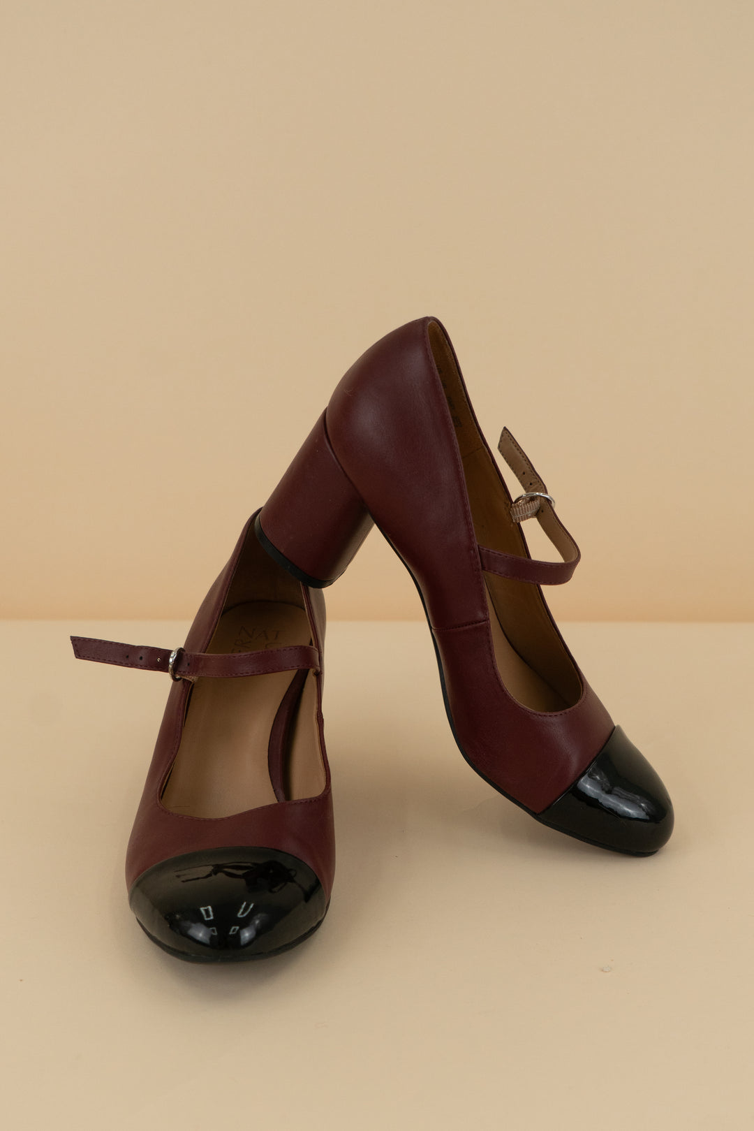naturalizer red with black toe heel (9)