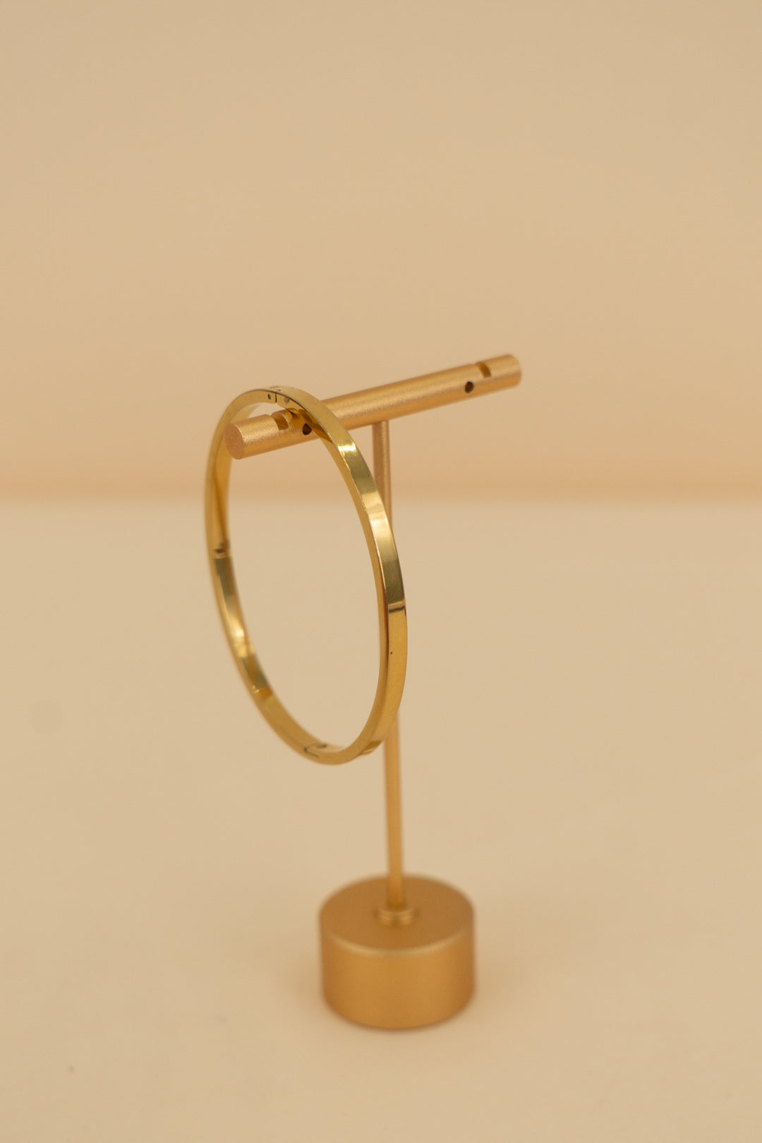 gold cz bangle (os)