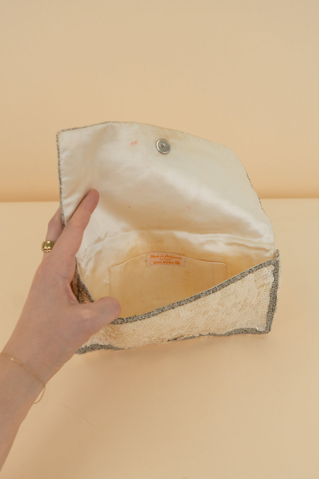 handmade walborg iridescent clutch (os)