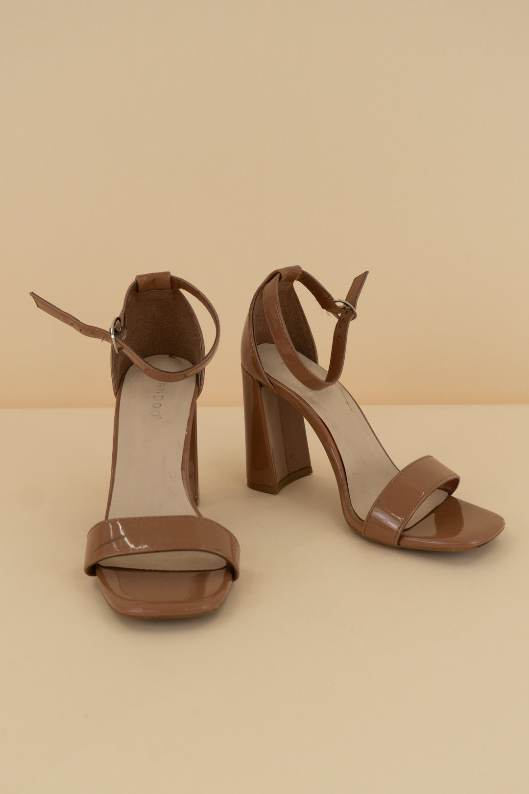 bamboo tan patent heel (6.5)