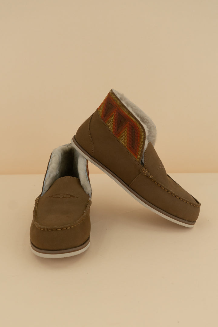 hari mari aztec slipper nwt (7; retail $180)