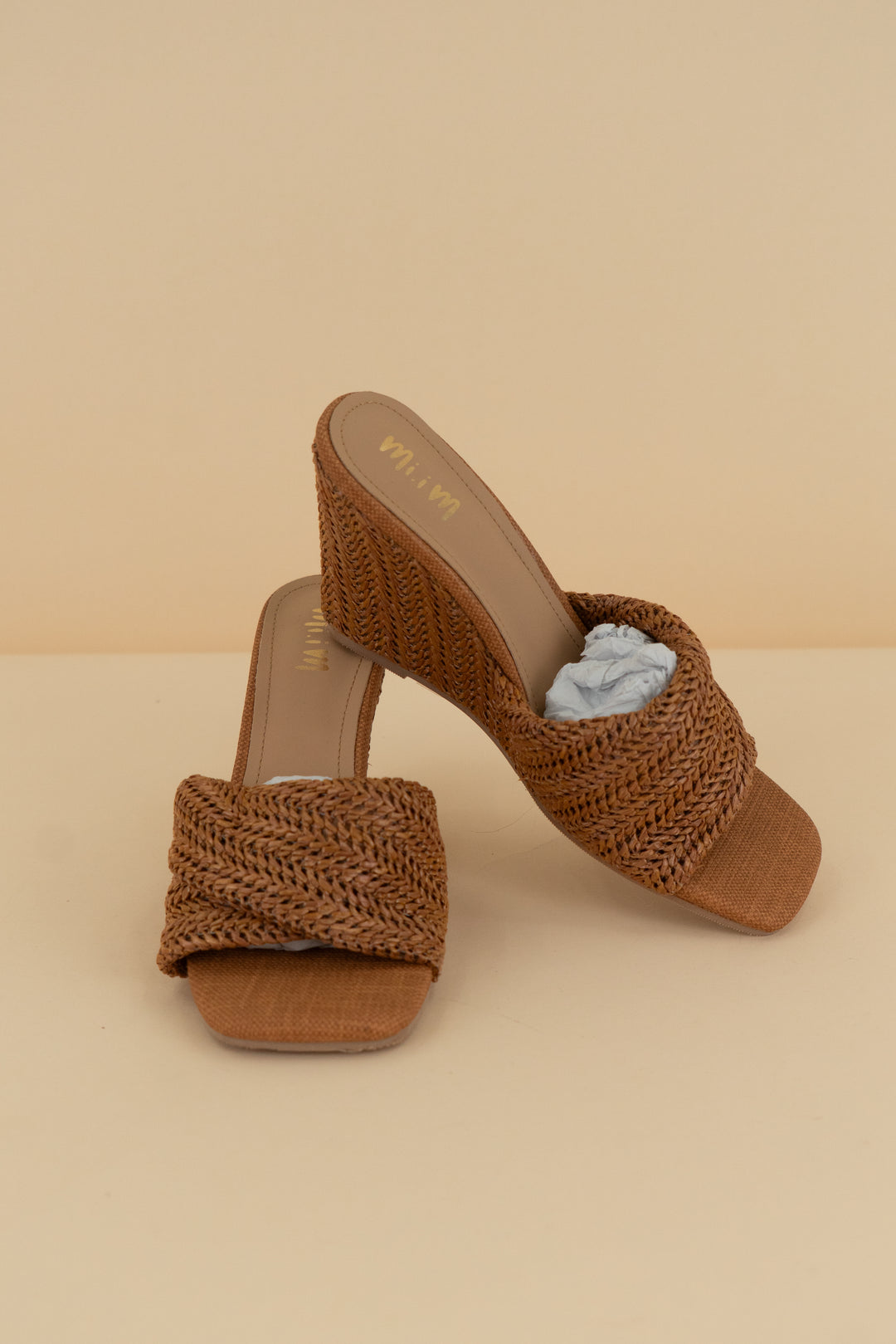 miim dark raffia wedge nwt (7)