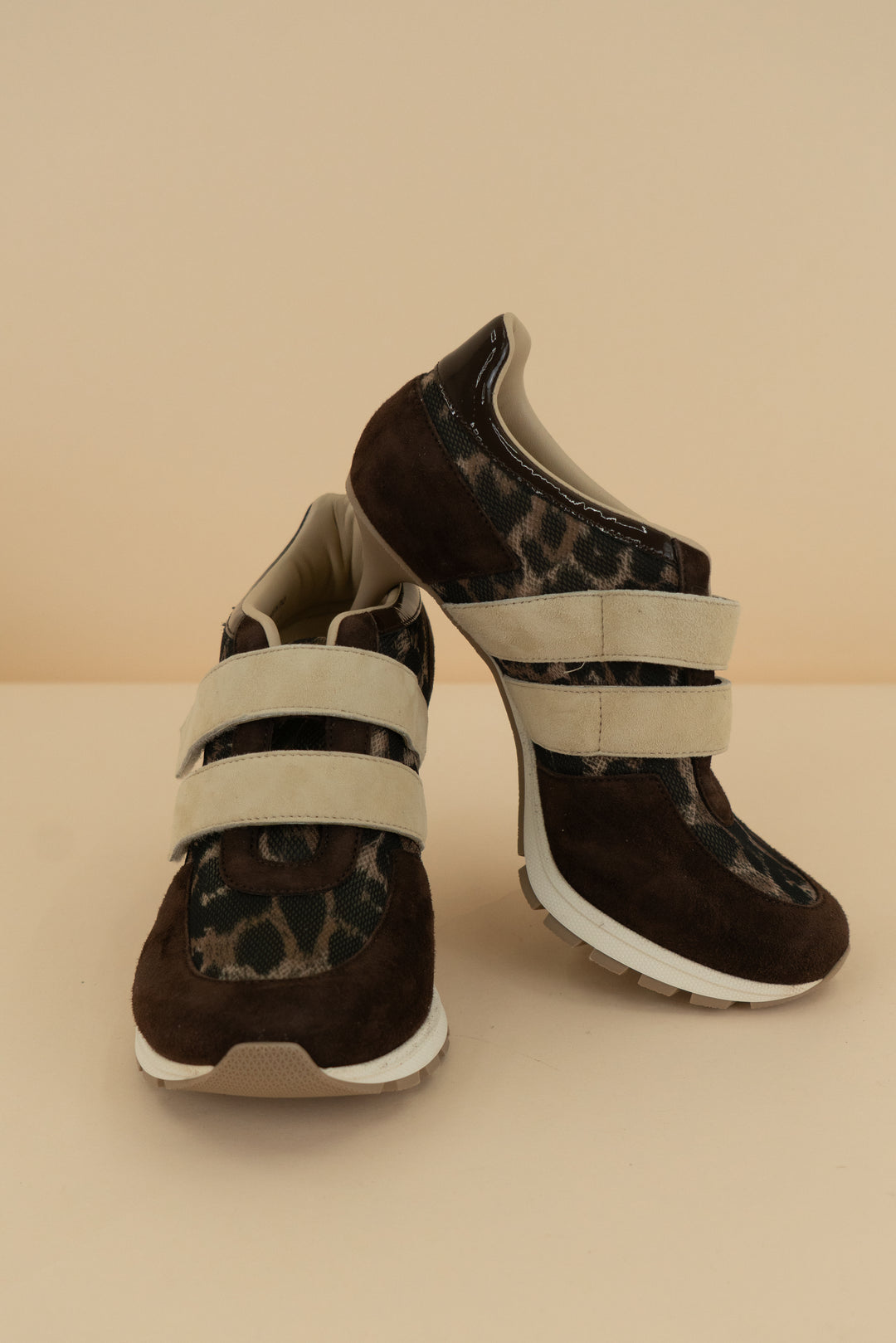 sneex cheetah heel nwt (7)