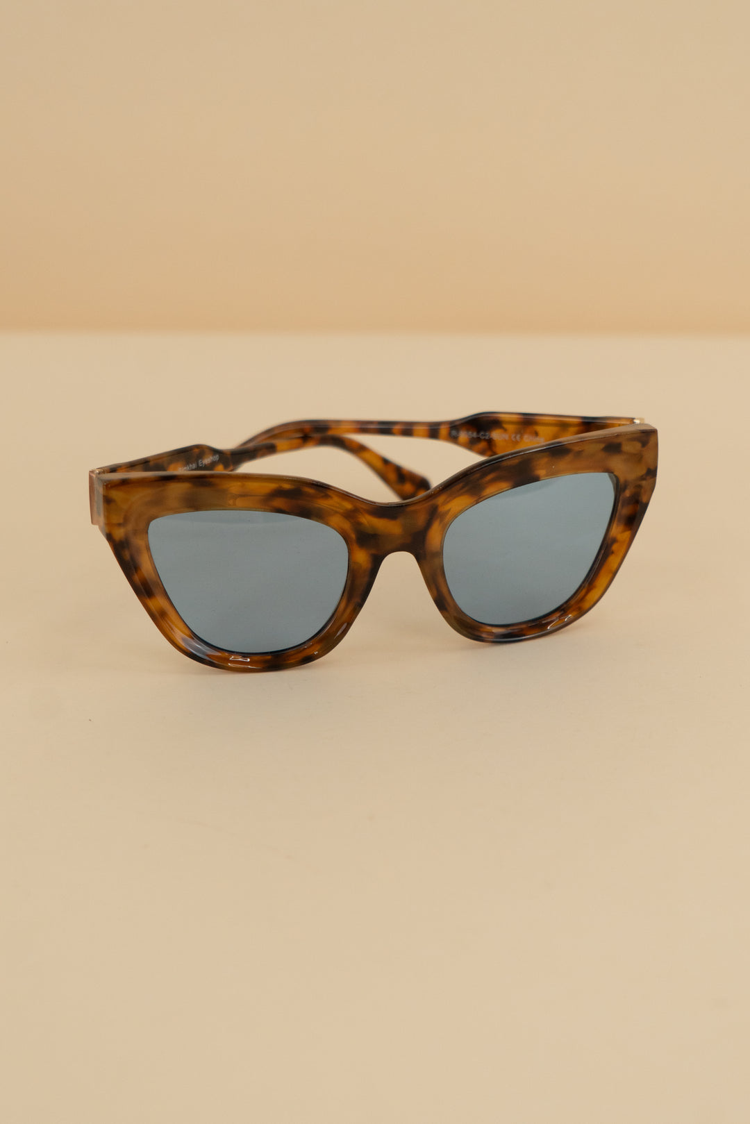 ryan simkhai brown tortoise shell cat eye sunglasses with blue lens nwt (os)
