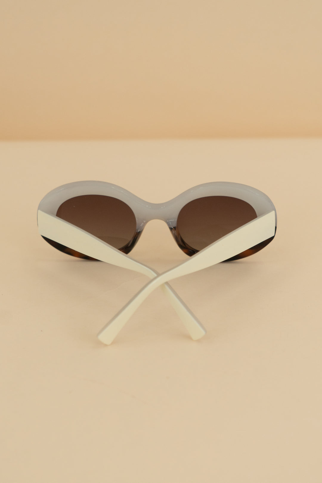 ryan simkhai white & tortoise colorblock oval sunglasses nwt (os)
