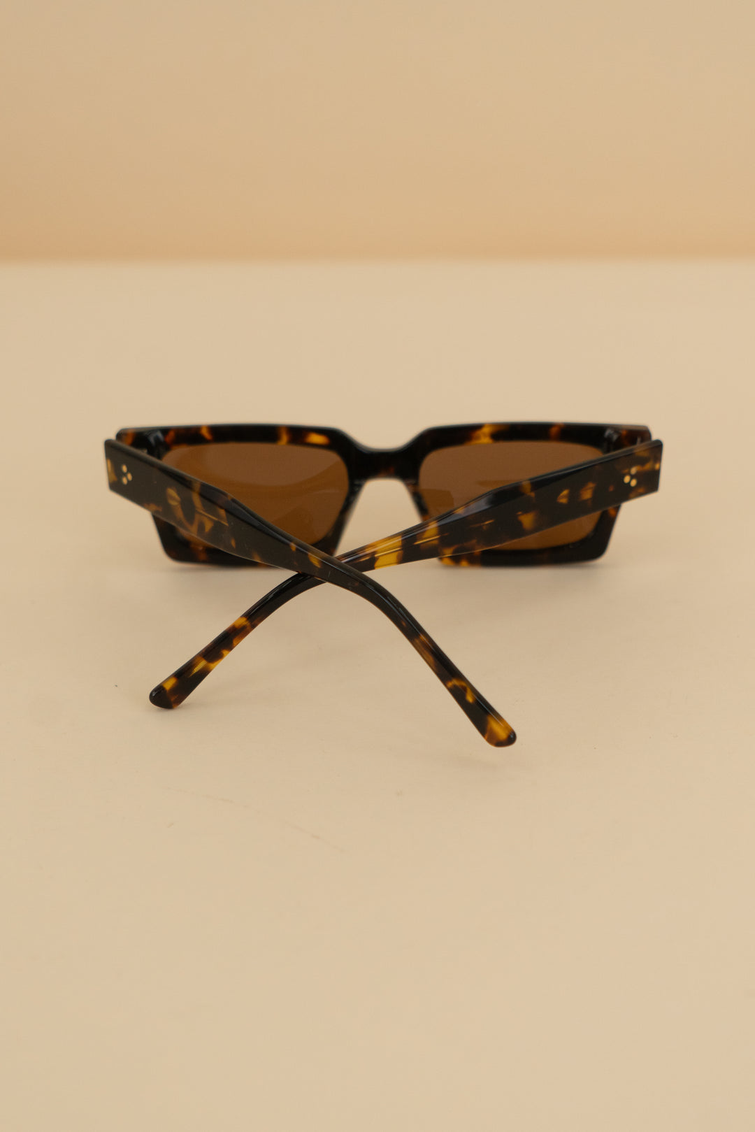 ryan simkhai dark brown tortoise rectangle sunglasses nwt (os)
