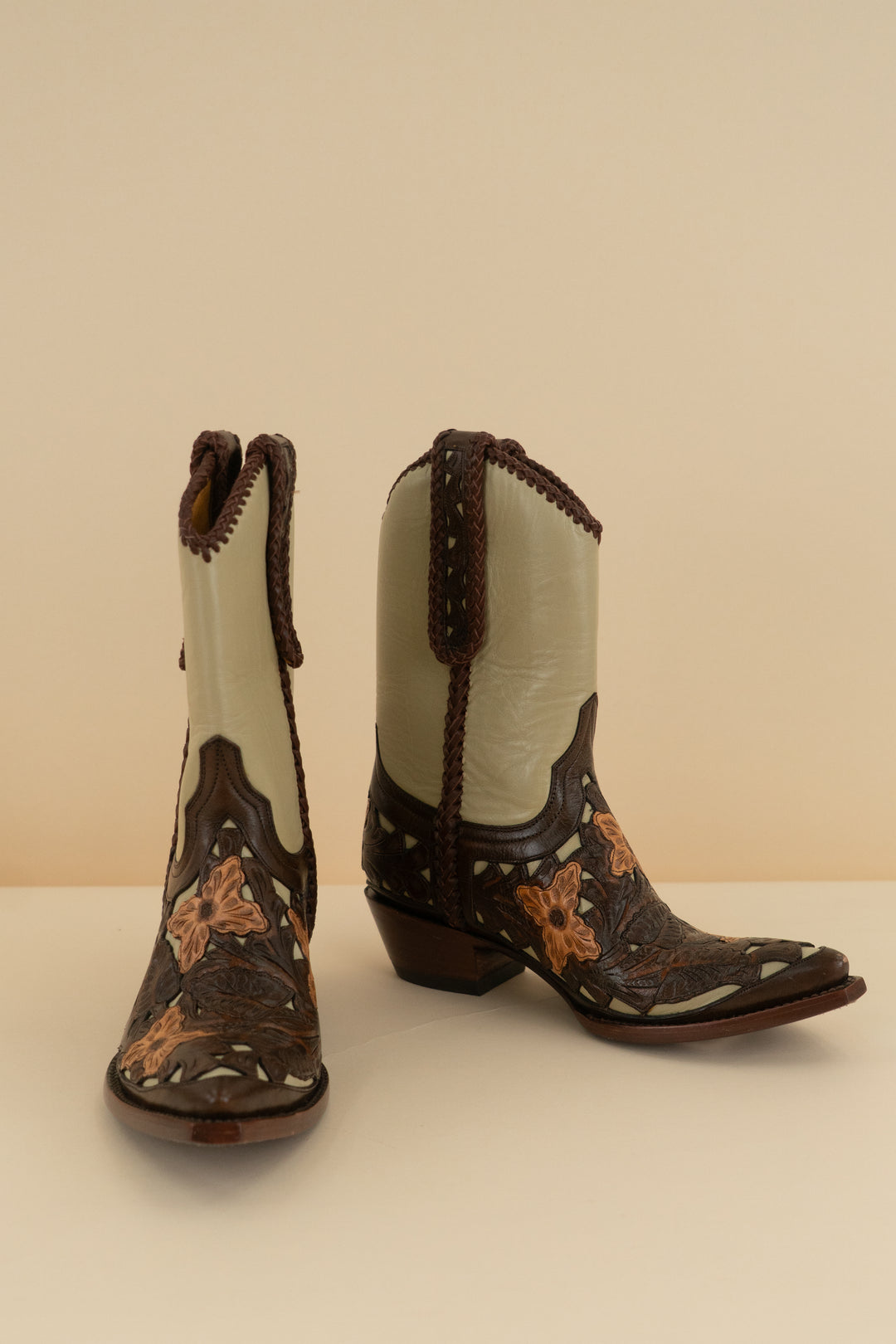 the old gringo ivory and brown western pointed toe boot (10.5)