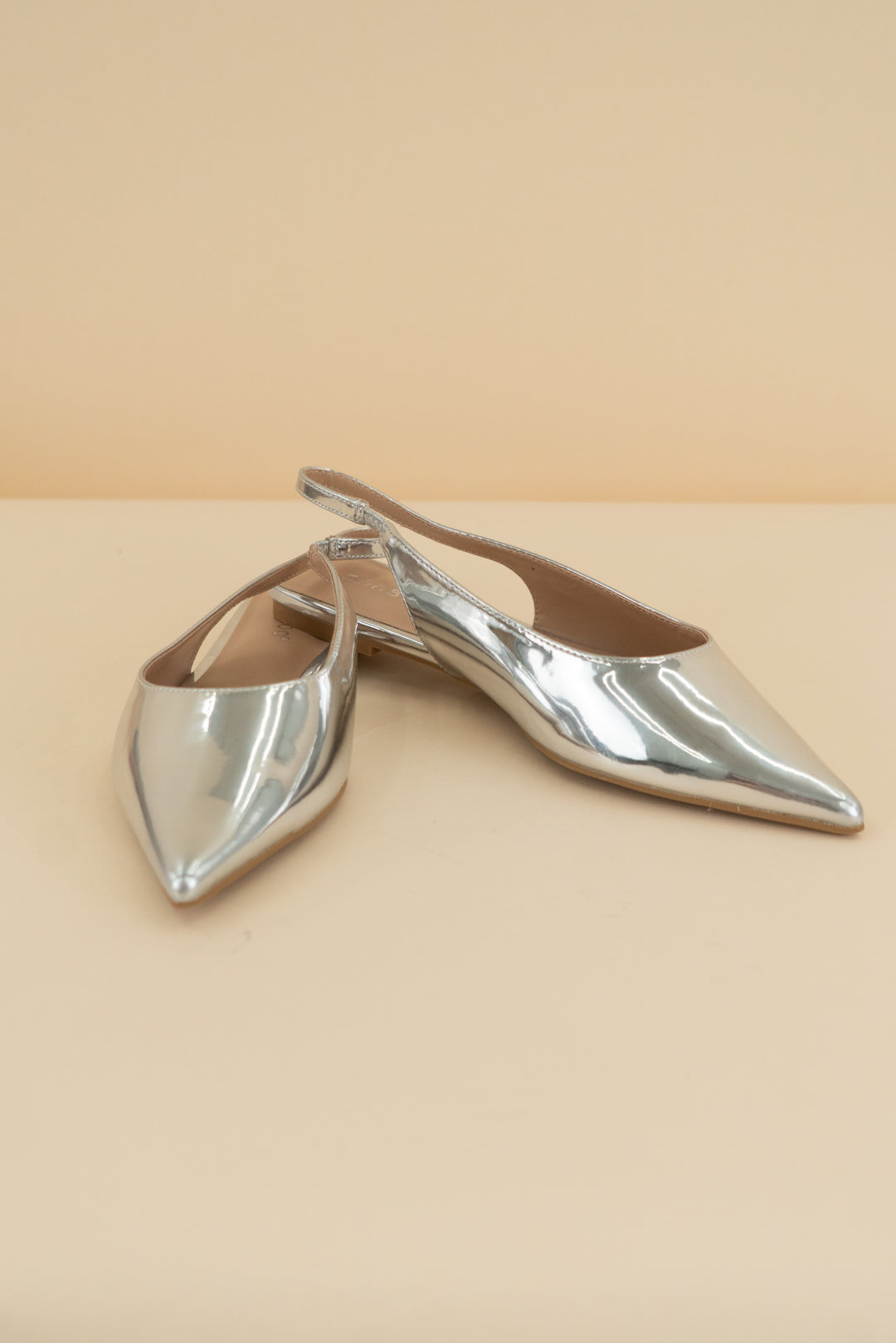 bamboo silver metallic pointed toe slingback flat (7.5)