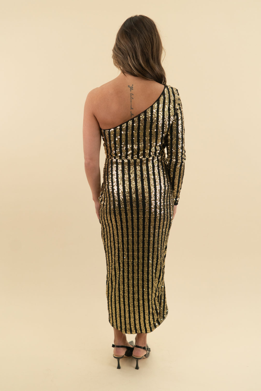 Lulus Black & Gold Sequin Long Sleeve One Shoulder Tulip Dress (m; retail $88)