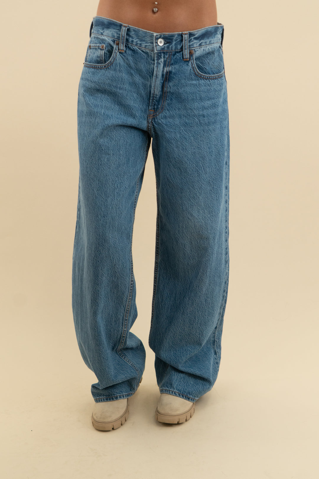 abercrombie & fitch medium wash the ultra loose low rise jeans (26)