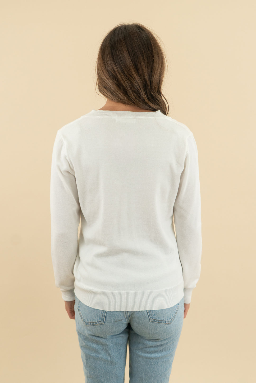 jj perfection white v neck long sleeve knit top (m)