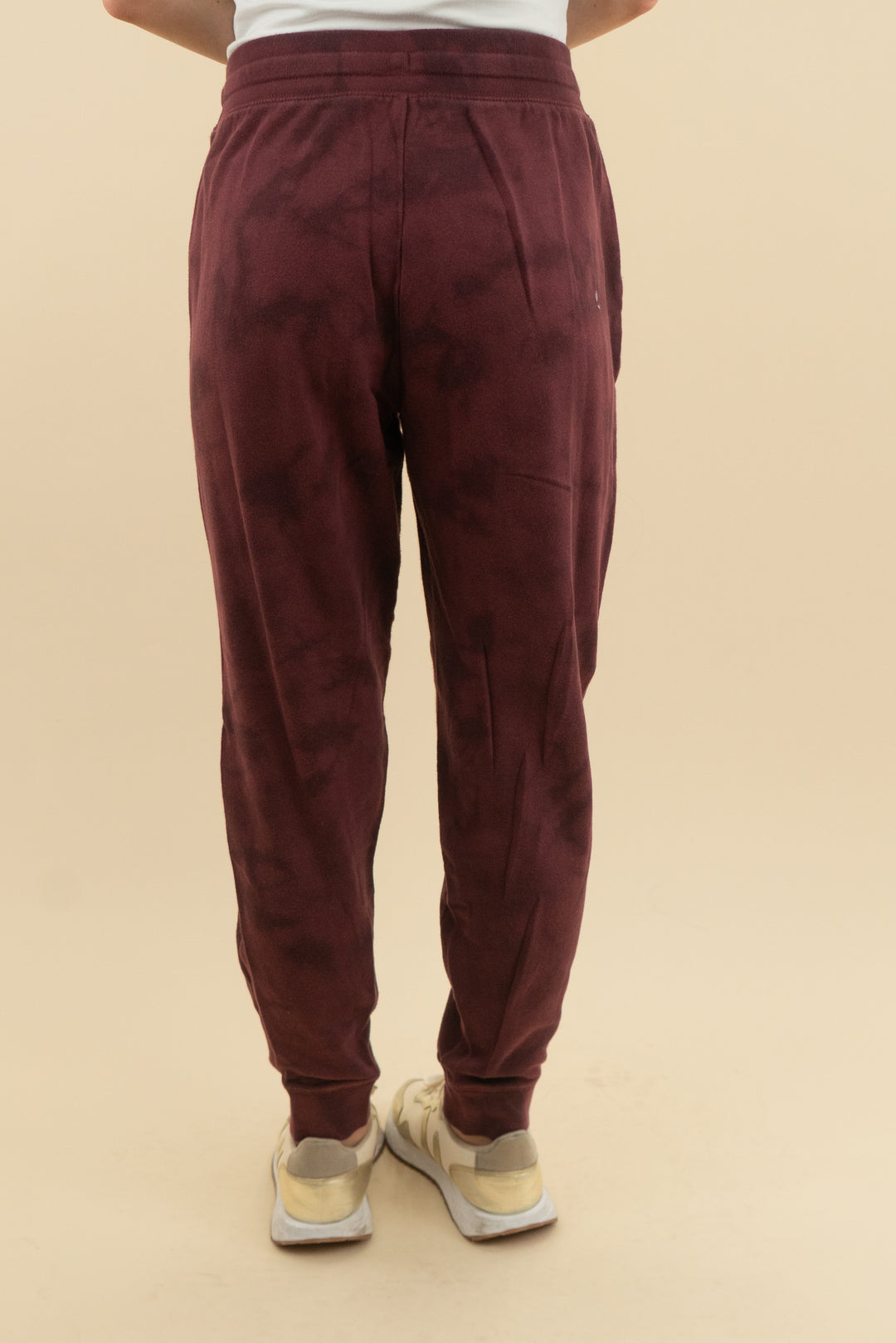 old navy red tie dye jogger (m)