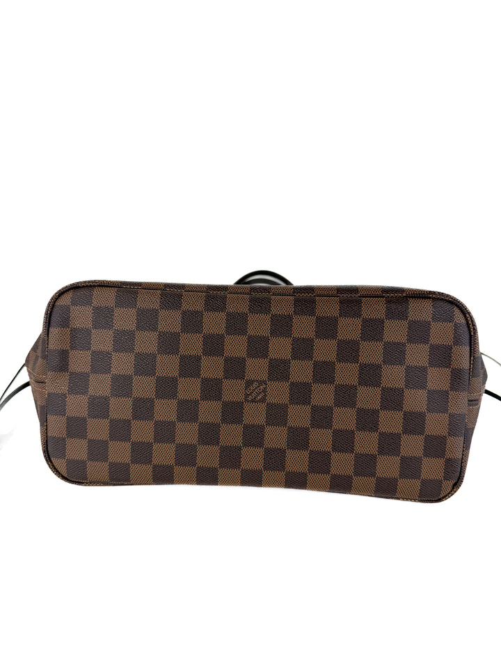 SOLD: Louis Vuitton Neverfull Damier MM (retail $2,130)