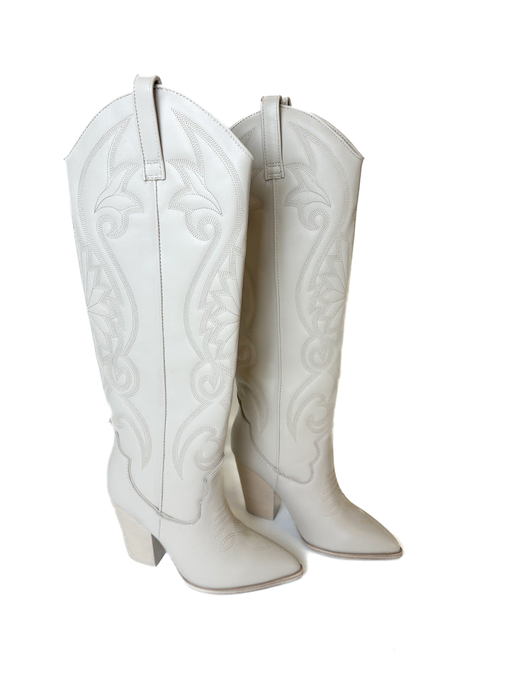 Steve Madden Cream Embroidered Cowboy Boots NWOT (7)