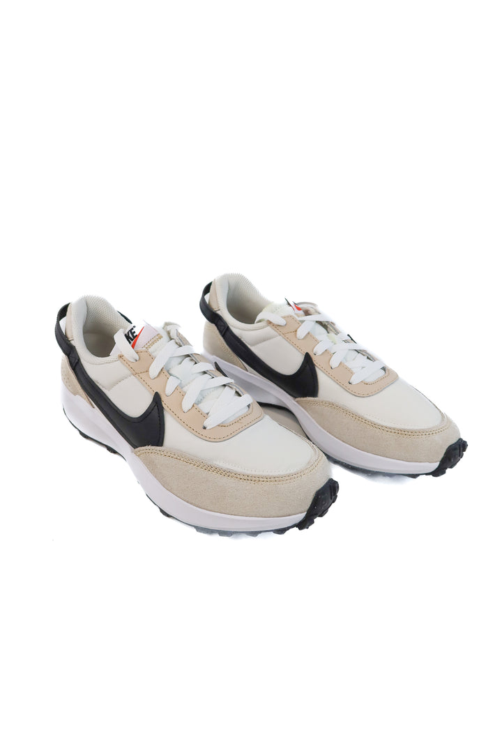 Nike waffle debut sneakers NWT (8.5)