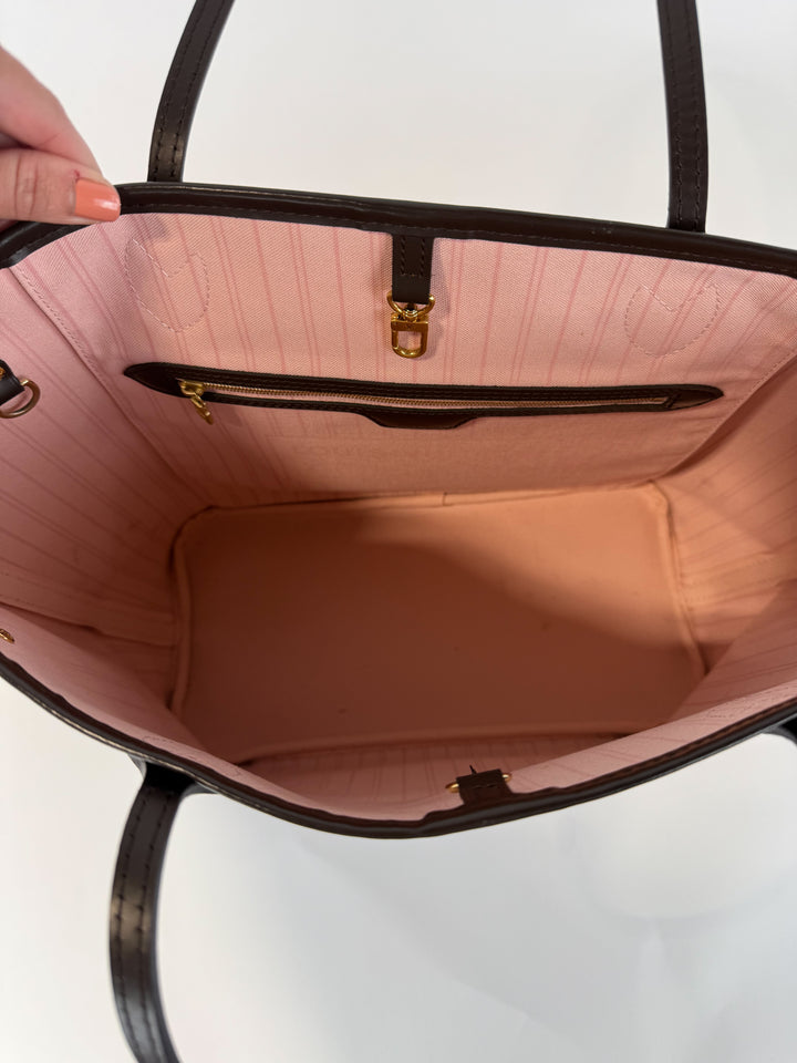 SOLD: Louis Vuitton Neverfull Damier MM (retail $2,130)