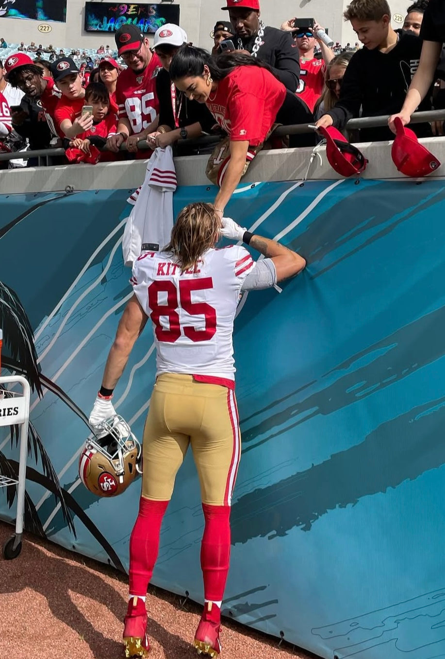 SOLD starter cropped 49ers tee (L)- GAMEDAY